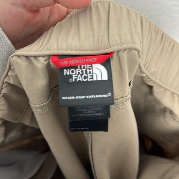 North Face Convertible Zip Off Shorts Pants Tan Cream Hiking XL Trail Nature - Picture 7 of 8